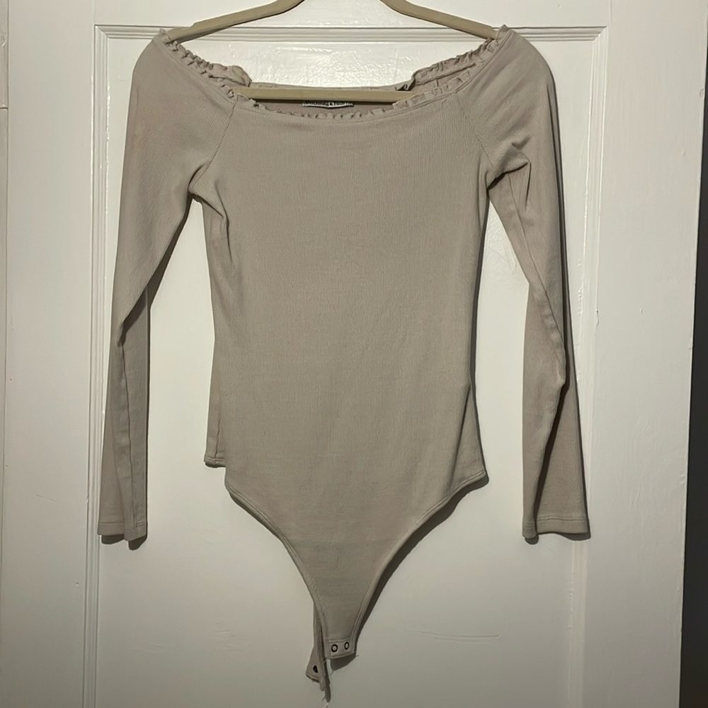 Abercrombie & Fitch tan off the shoulder jumpsuit